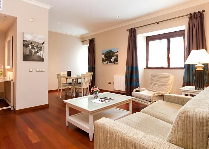 Laguna Nivaria & Szálloda La Laguna